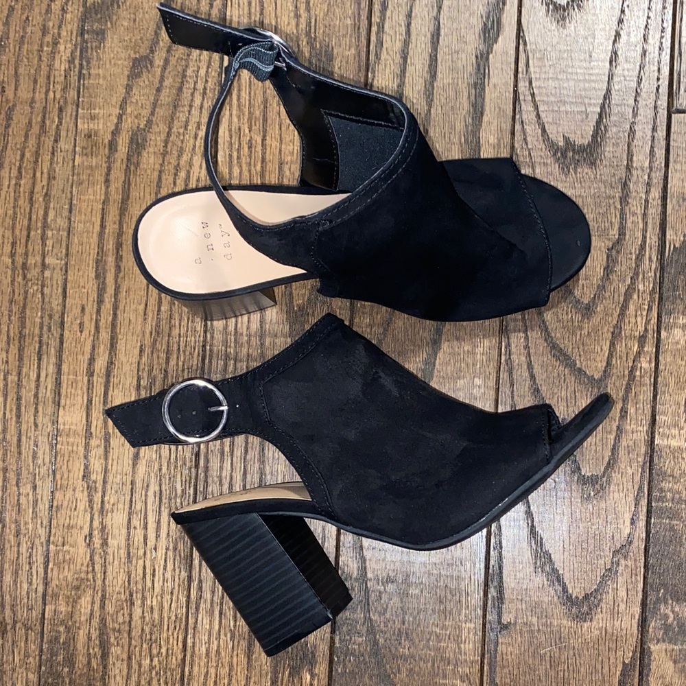 A New Day Chunky Slingback Peep-Toe Heels (Size 7.5)